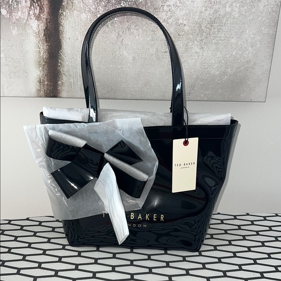 Ted Baker Handbags - NEW Ted Baker Nikicon Tote with bow accent